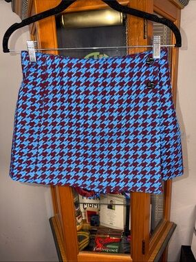 Avec Les Filles Blue and Burgundy Houndstooth Mini Skort